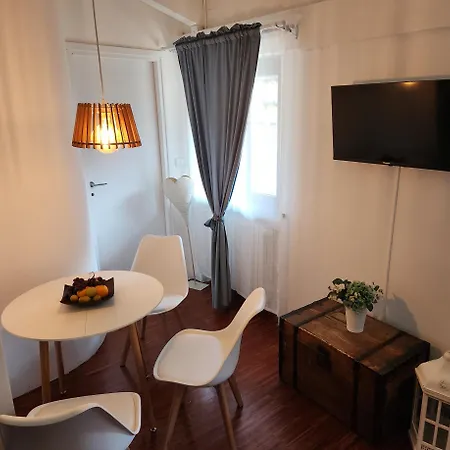 Gaia - A Due Passi Dal Centro - Parcheggio Privato Bed & Breakfast