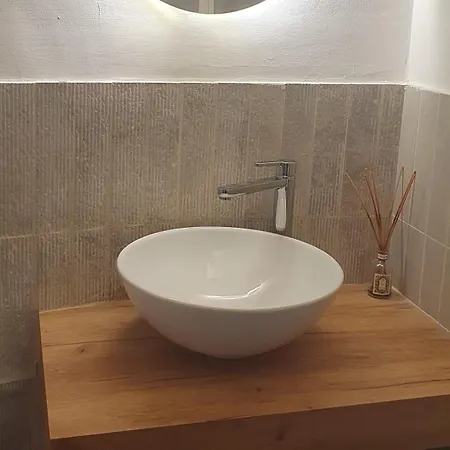 Gaia - A Due Passi Dal Centro - Parcheggio Privato Bed & Breakfast *