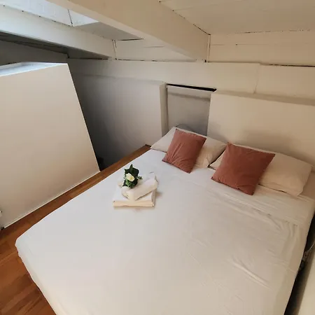 Bed & Breakfast Gaia - A Due Passi Dal Centro - Parcheggio Privato 4*