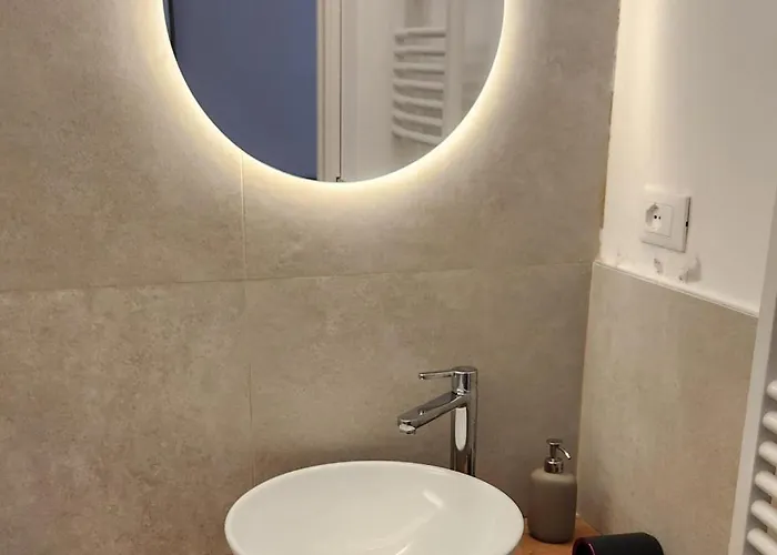 Gaia - A Due Passi Dal Centro - Parcheggio Privato Bed and Breakfast